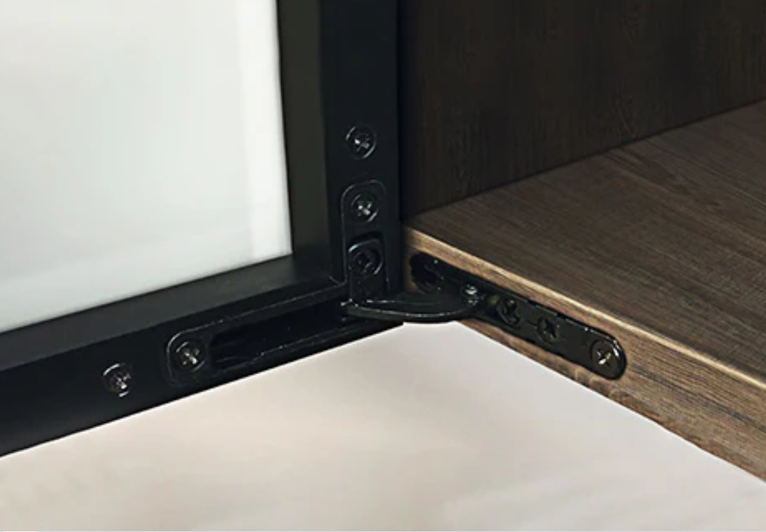 Concealed hinge
