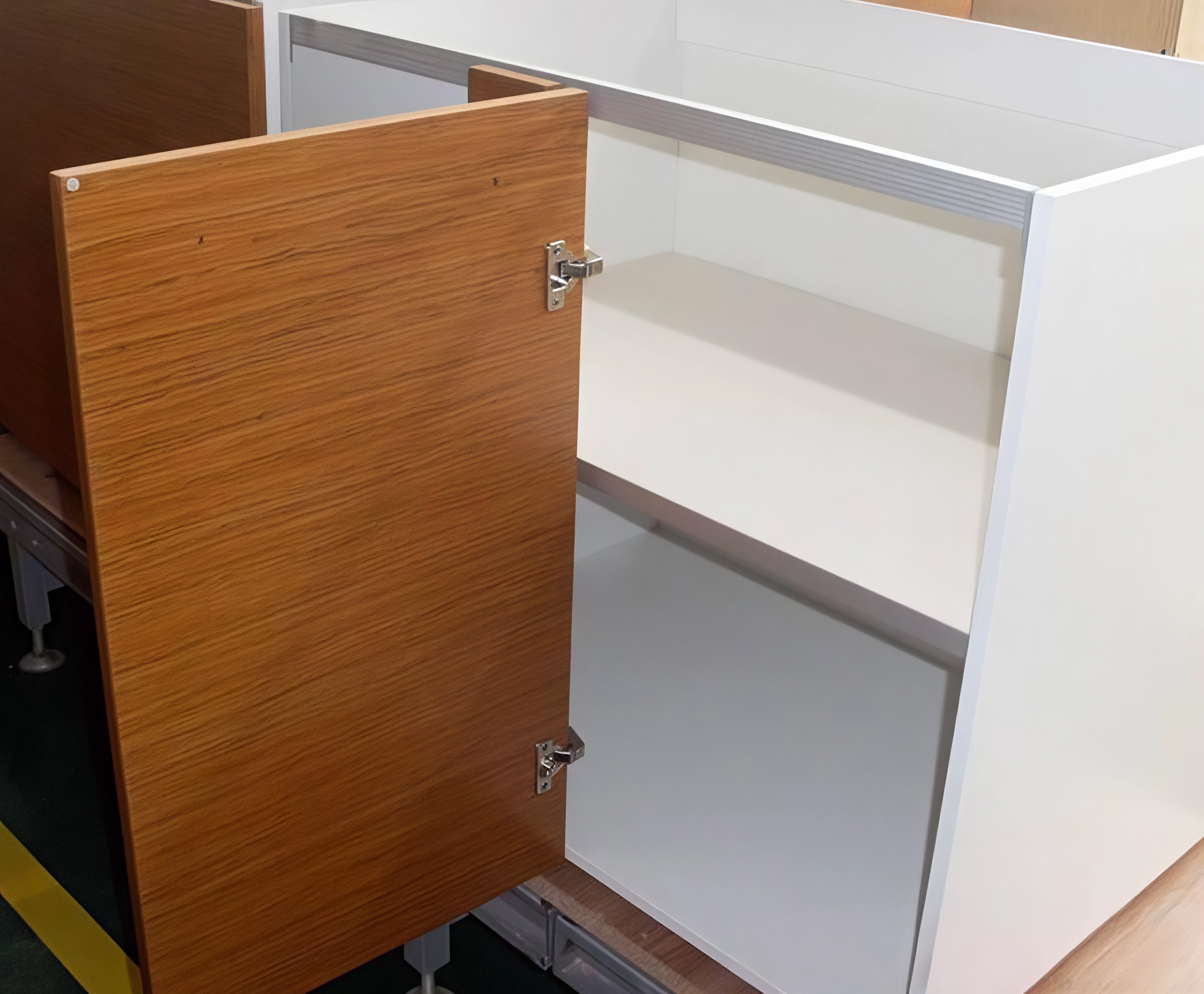 90 degree hinge cabinet